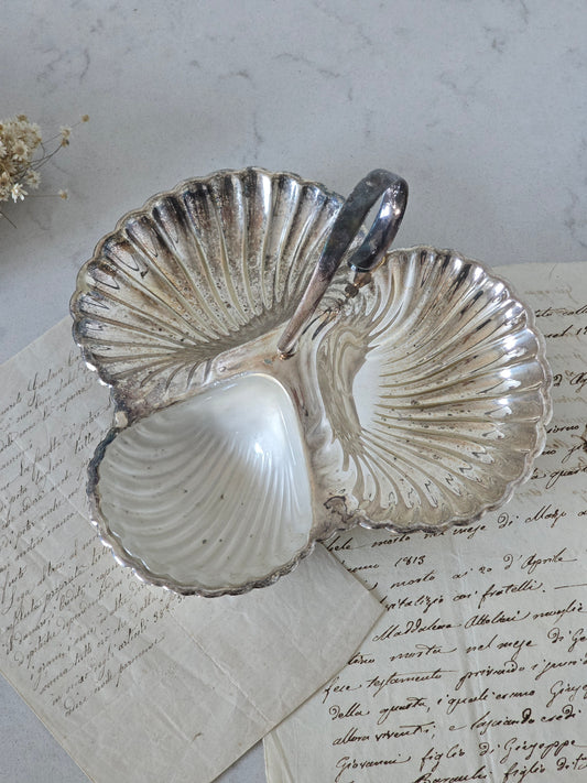 Simpukkatarjoiluastia