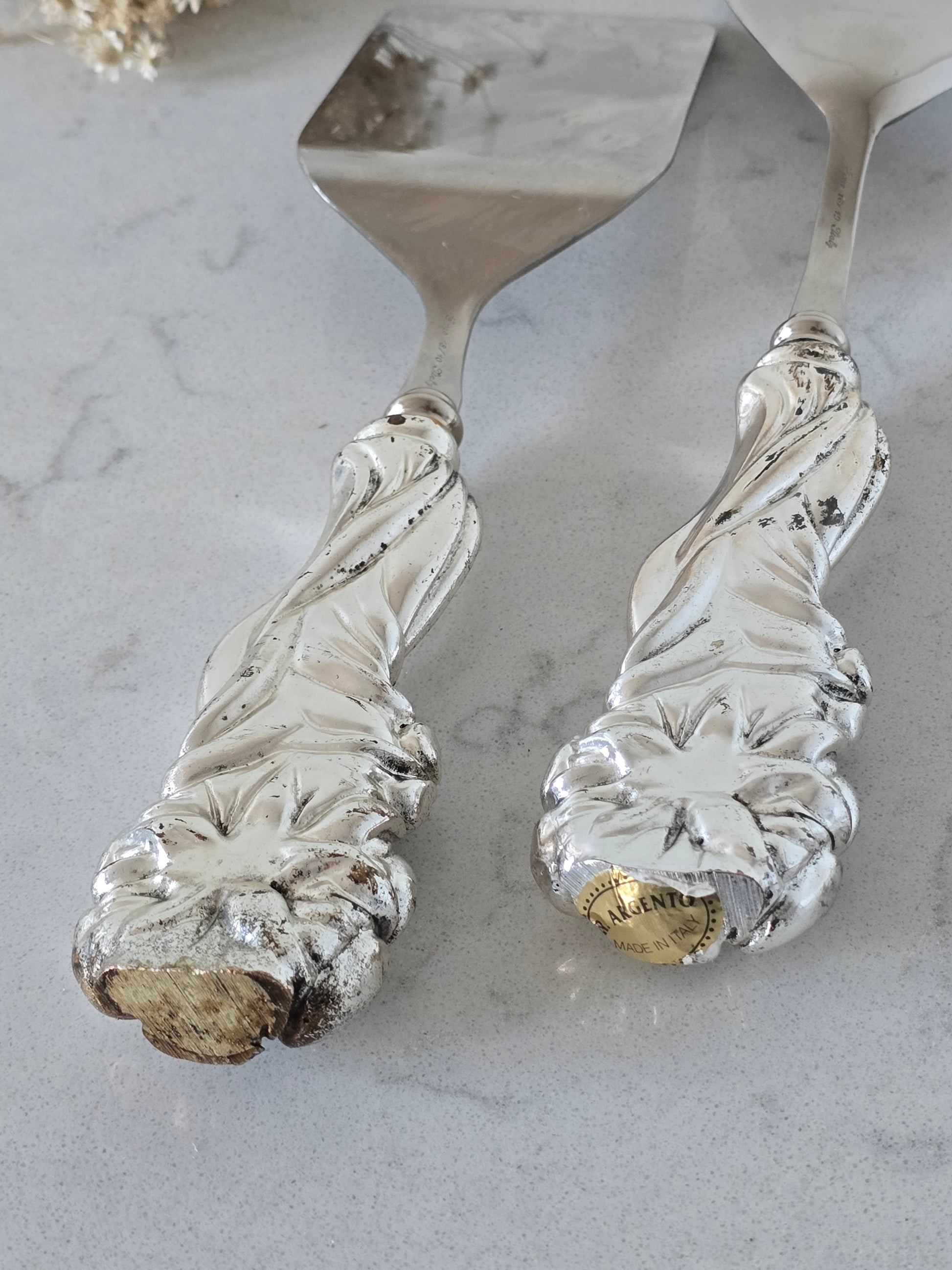 Suuret tarjoiluottimet