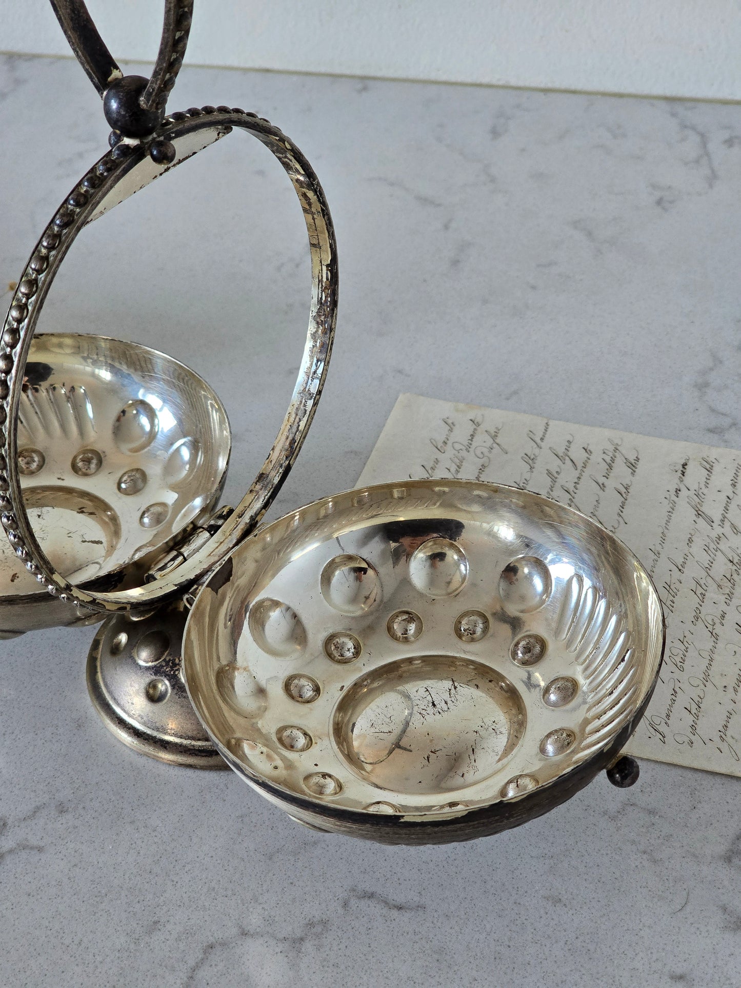 vanha jalallinen vintage keksirasia