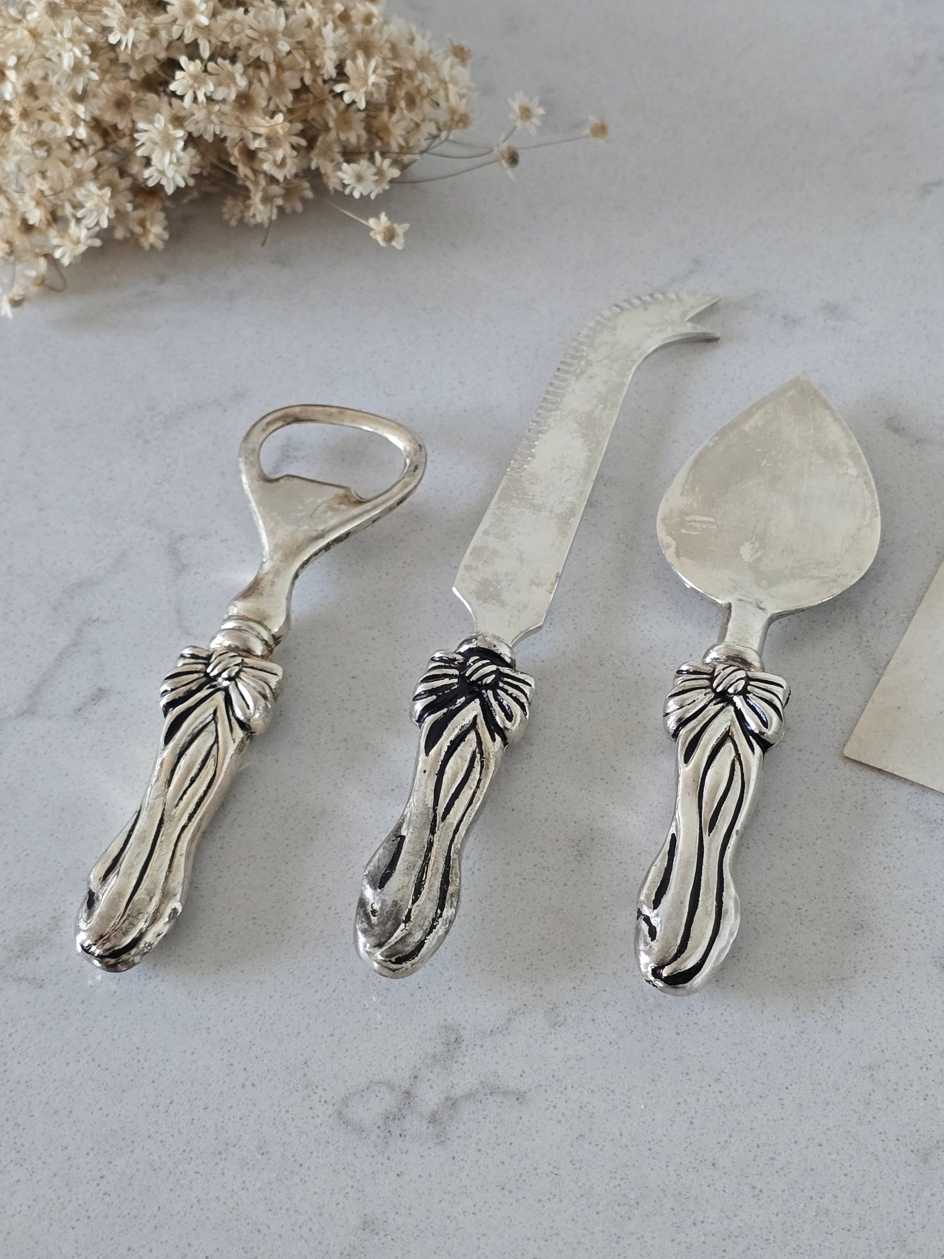 Juusto-ottimet ja pullonavaaja -setti