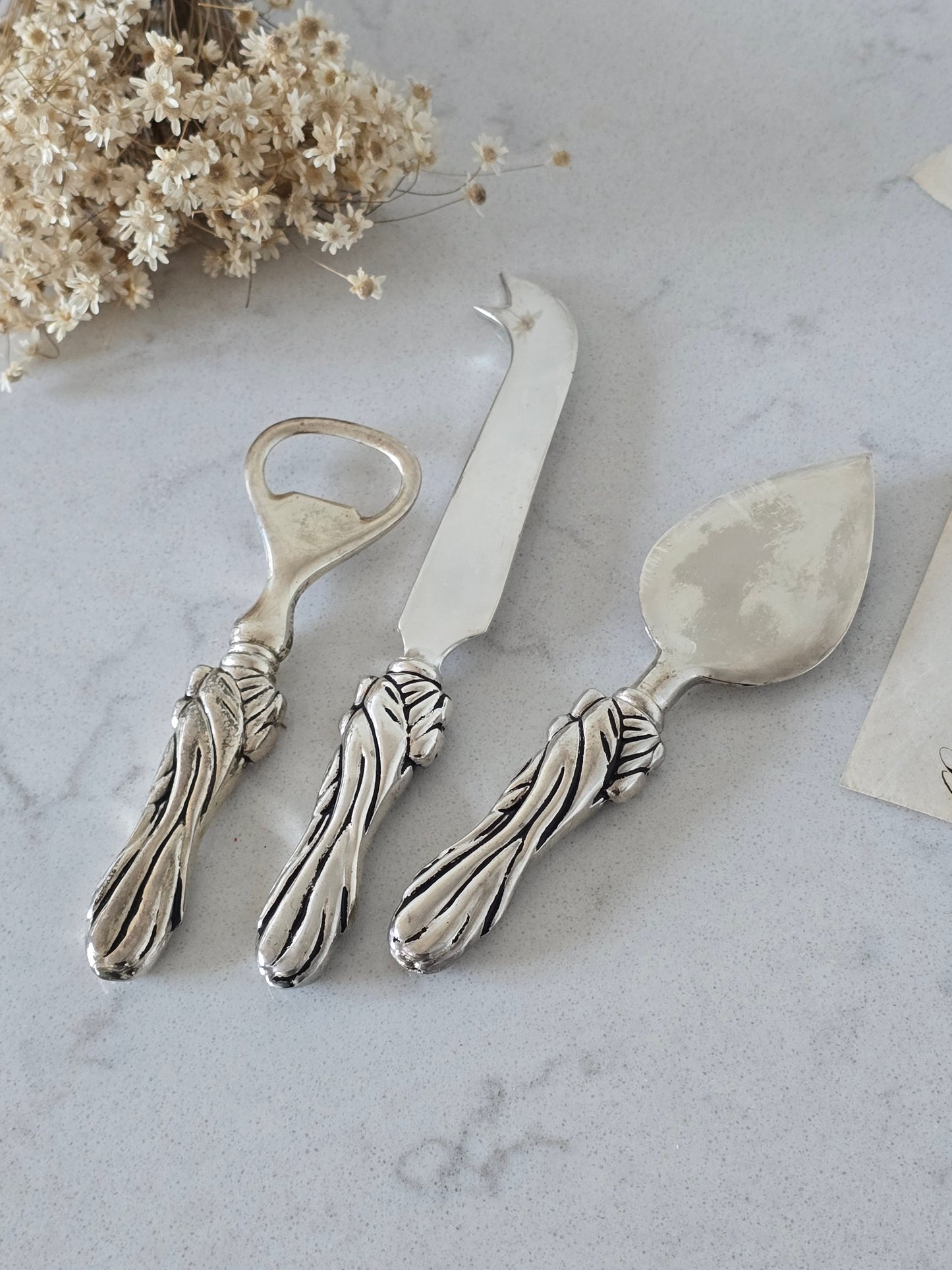 Juusto-ottimet ja pullonavaaja -setti