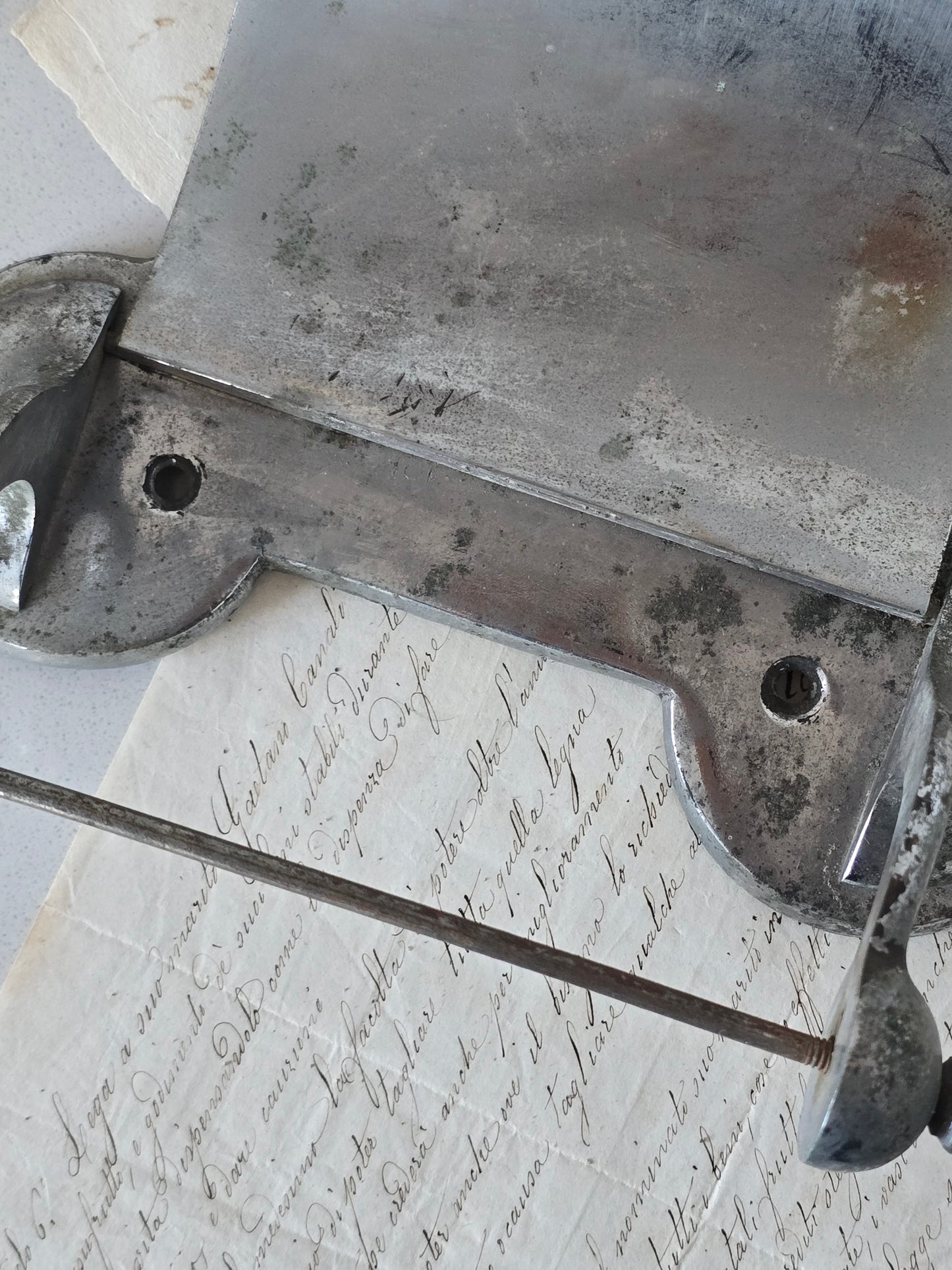 Vanha vintage wc-paperirullateline