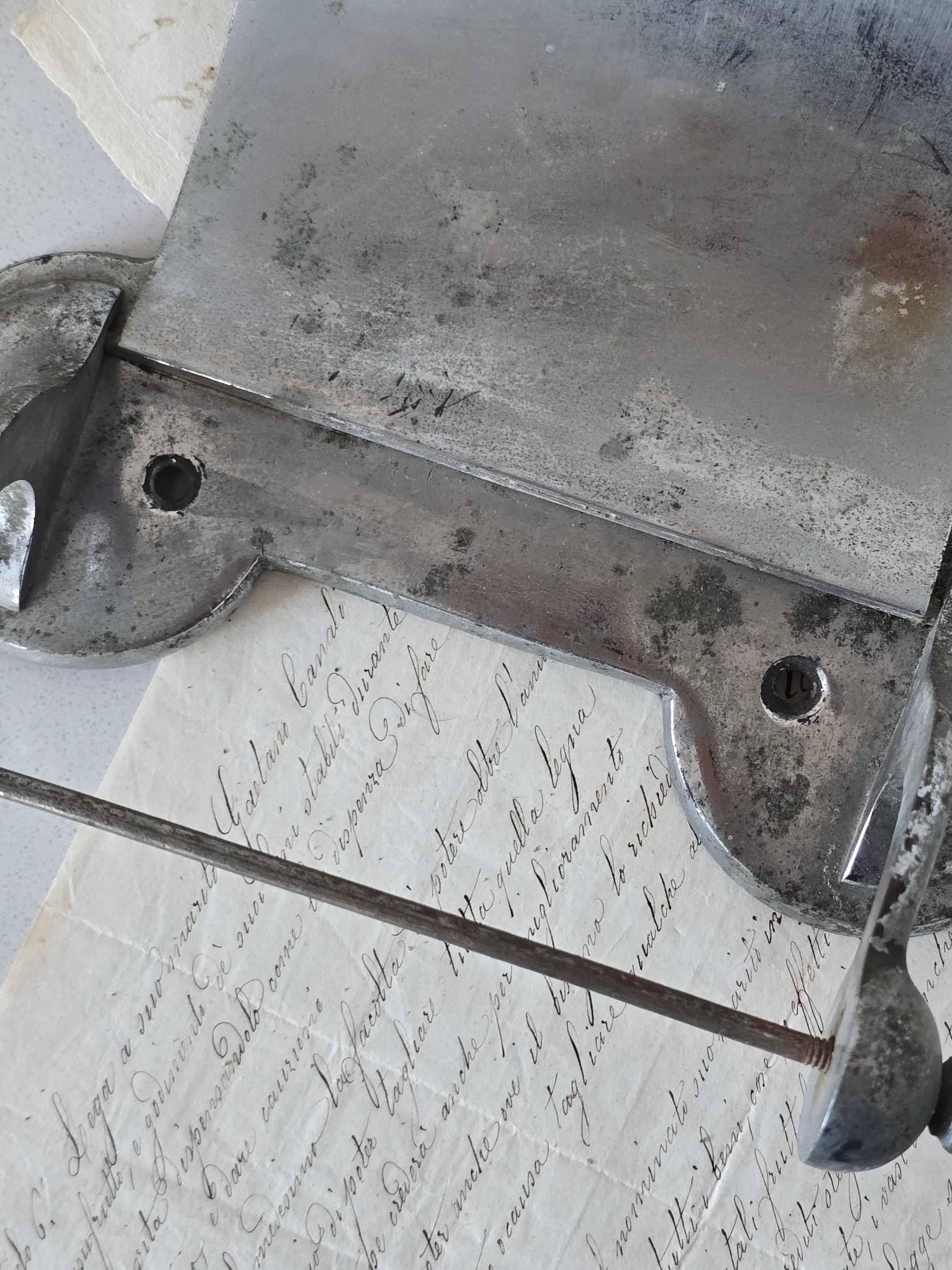 Vanha vintage wc-paperirullateline