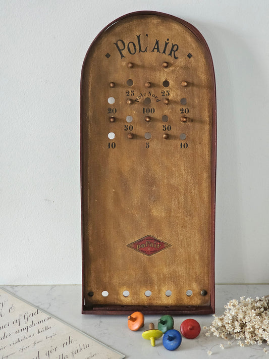 Vanha ranskalainen vintagepeli Pol Air, liiketilan sisustus vintage helsinki