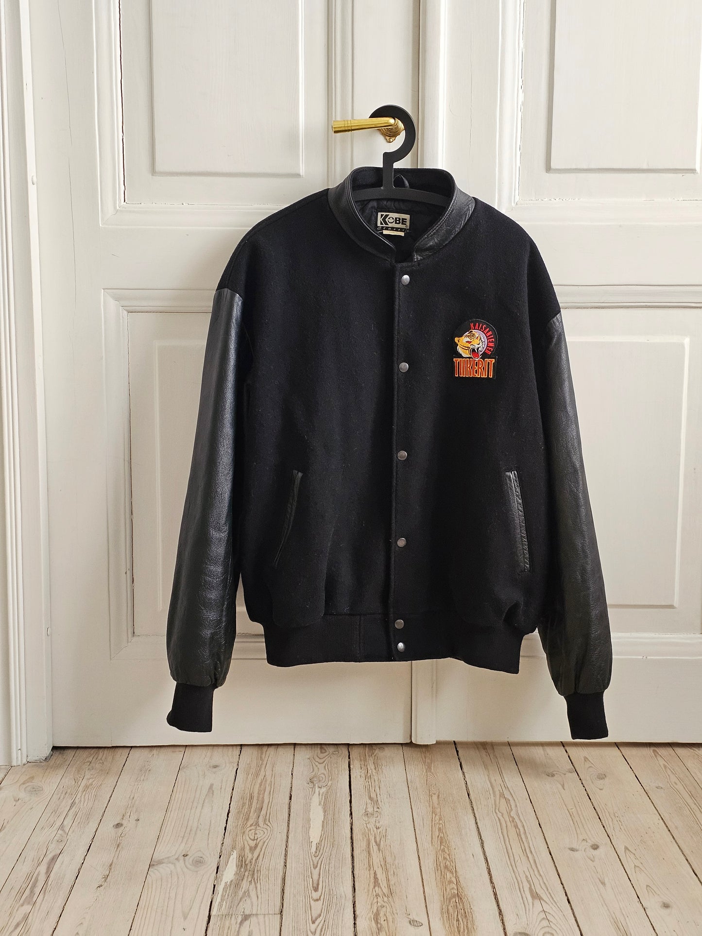 Kaisaniemen Tiikerit varsity takki