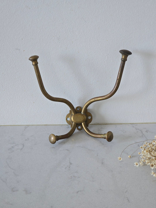 Messinkinen vintagenaulakko