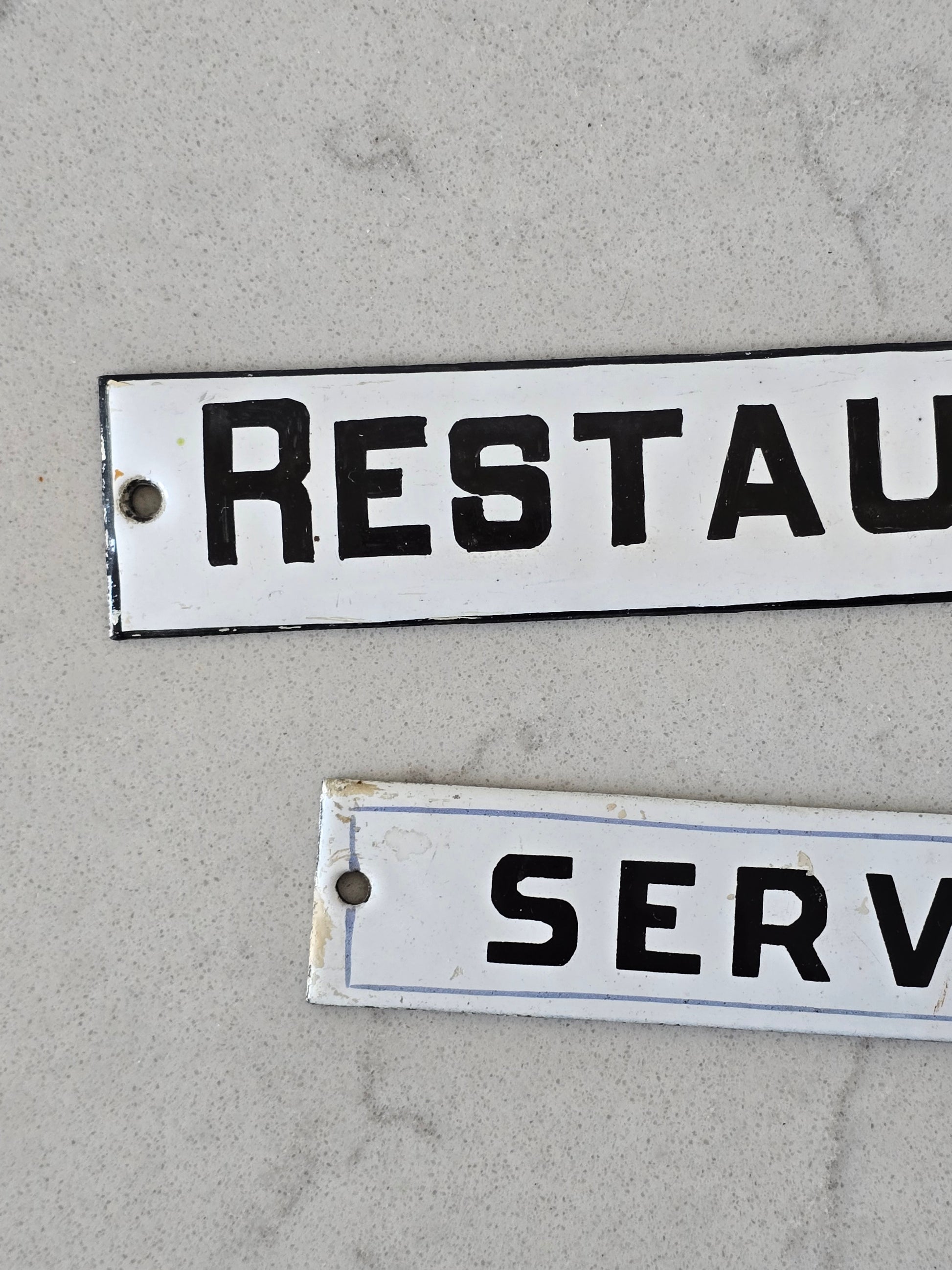 Vanhat vintage emalikyltit Restaurant ja Service 