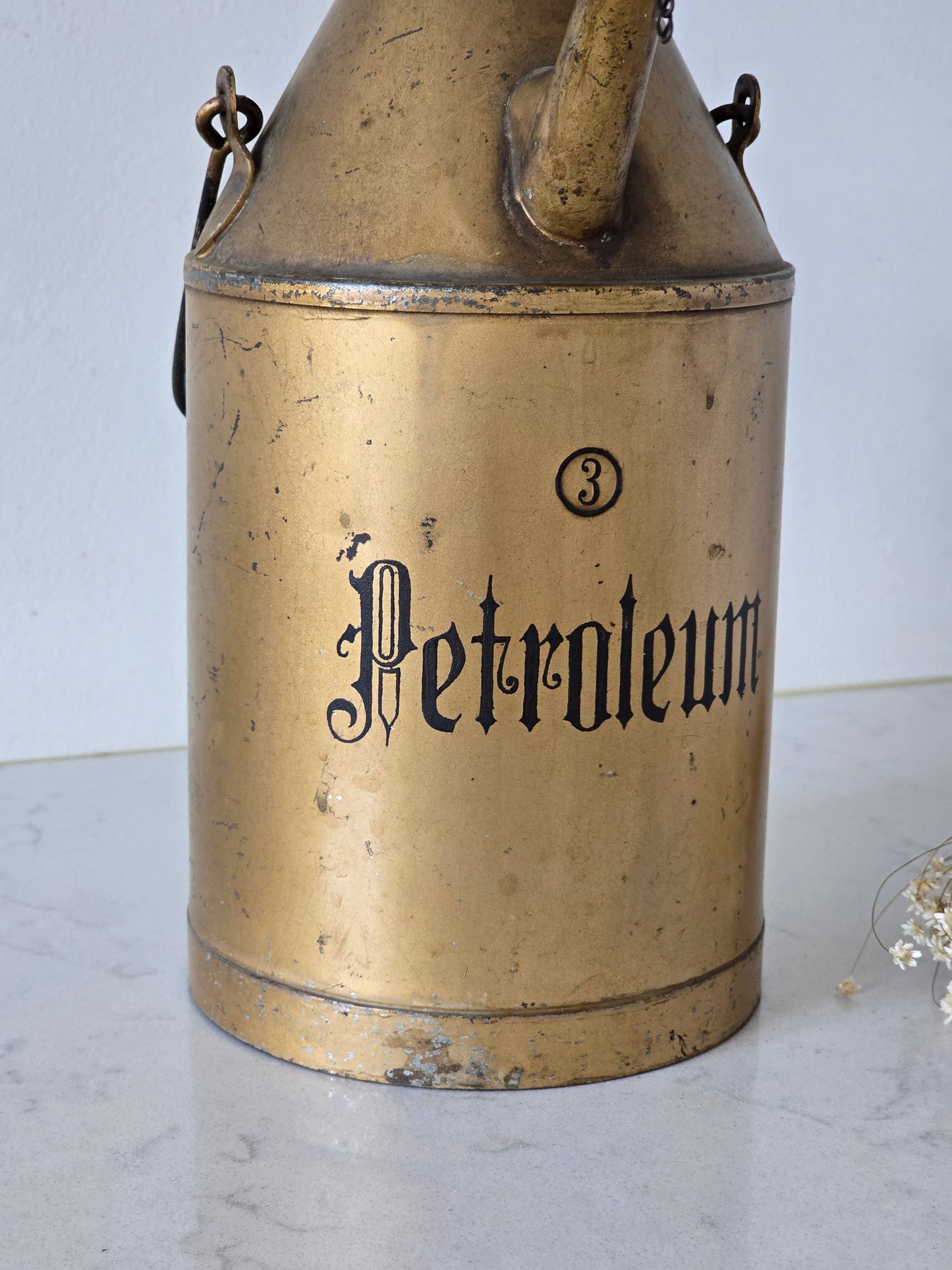 Vanha petroleum öljykanisteri