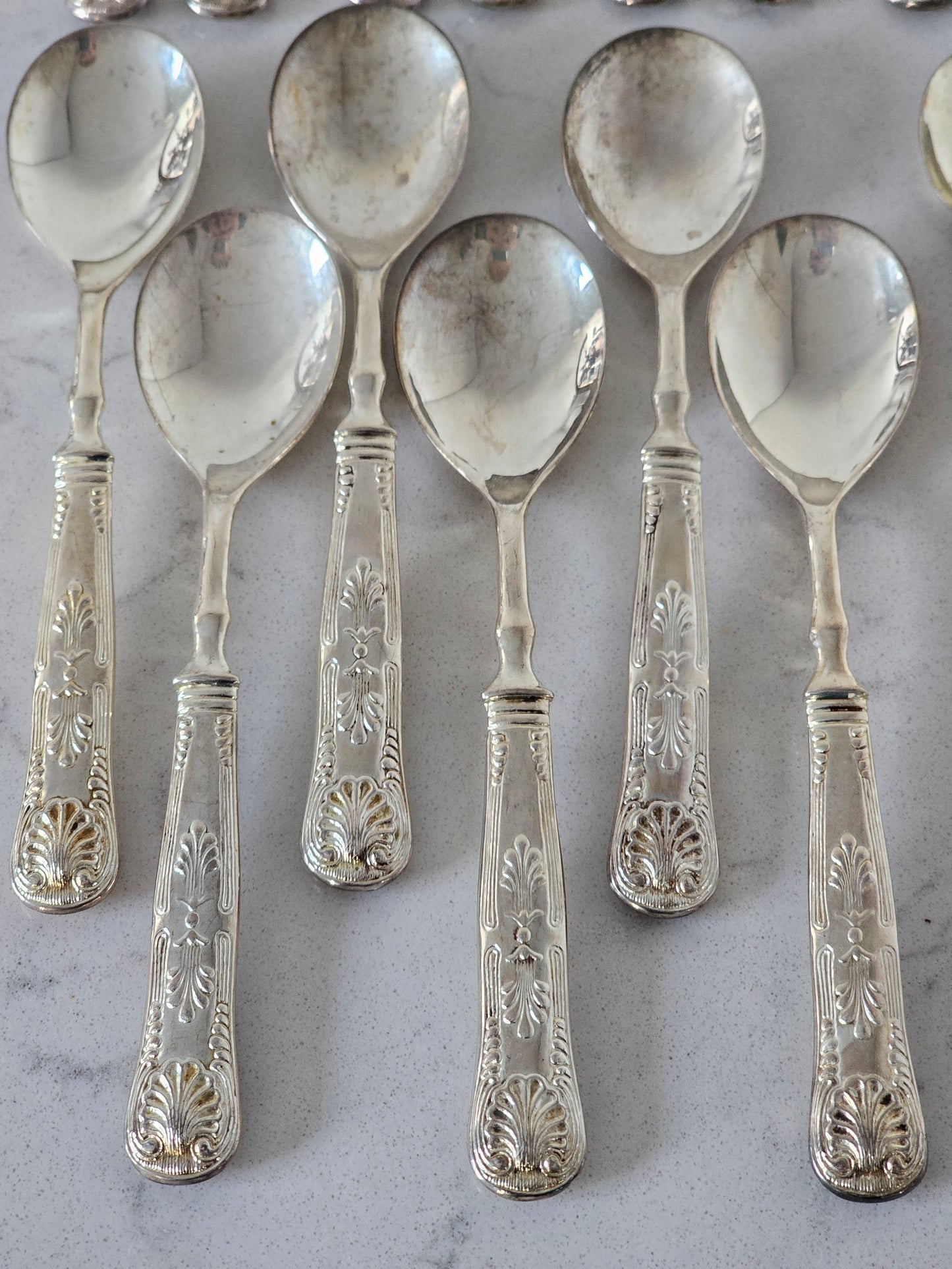 Simpukkakuvioitu aterinsetti 24 osaa