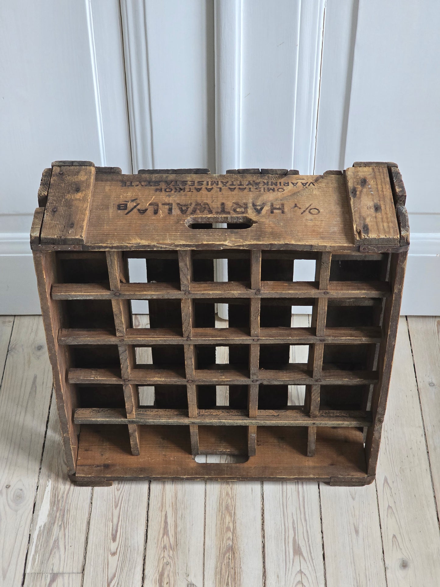 Oy Hartwall A/B vanha puinen vintage pullokori