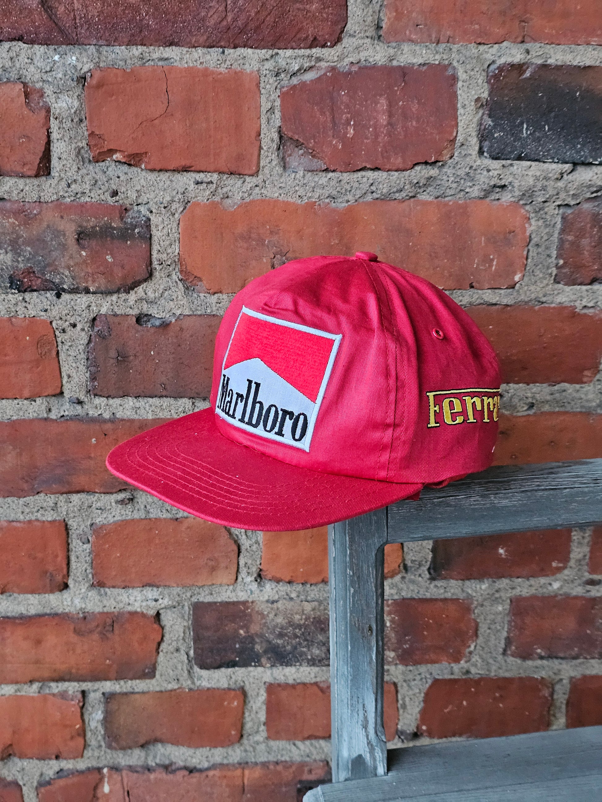 Marlboro Ferrari Alesi Vintage lippis 80's