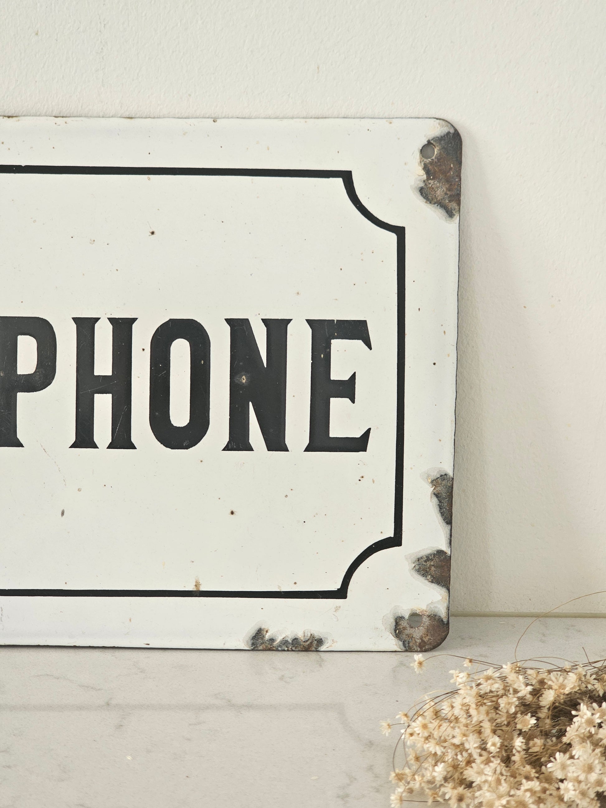  Vanha telephone-emalikyltti