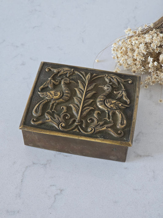 Vanha lintu metallirasia