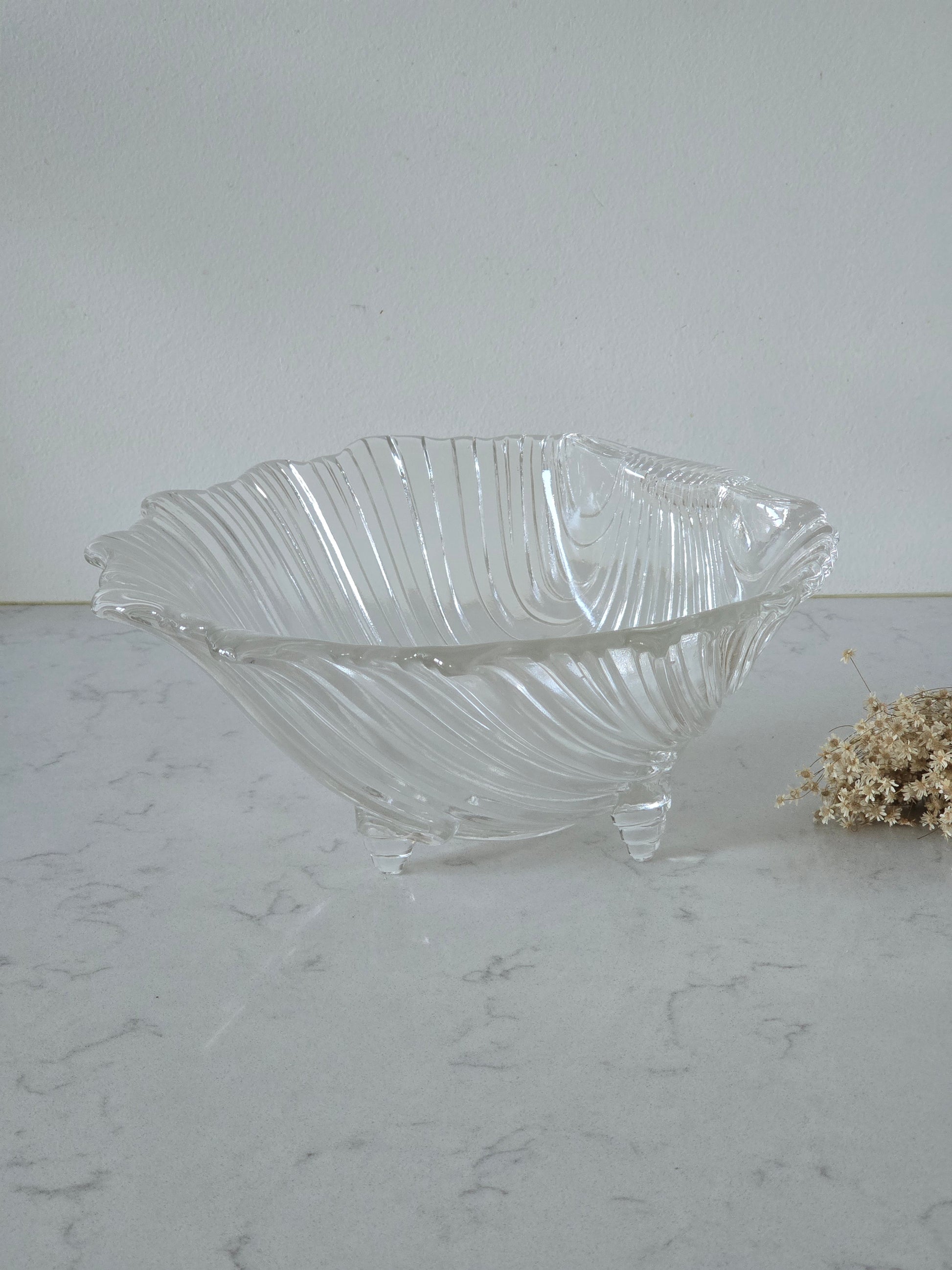 Lasinen simpukka-astia