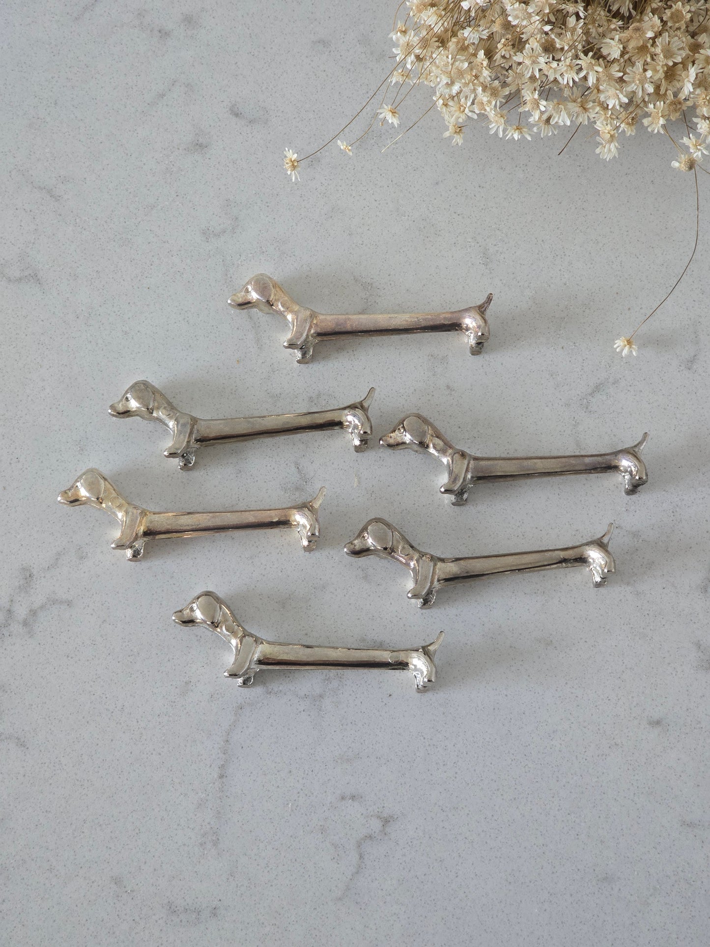 Mäyräkoira-aterinlepuuttaja