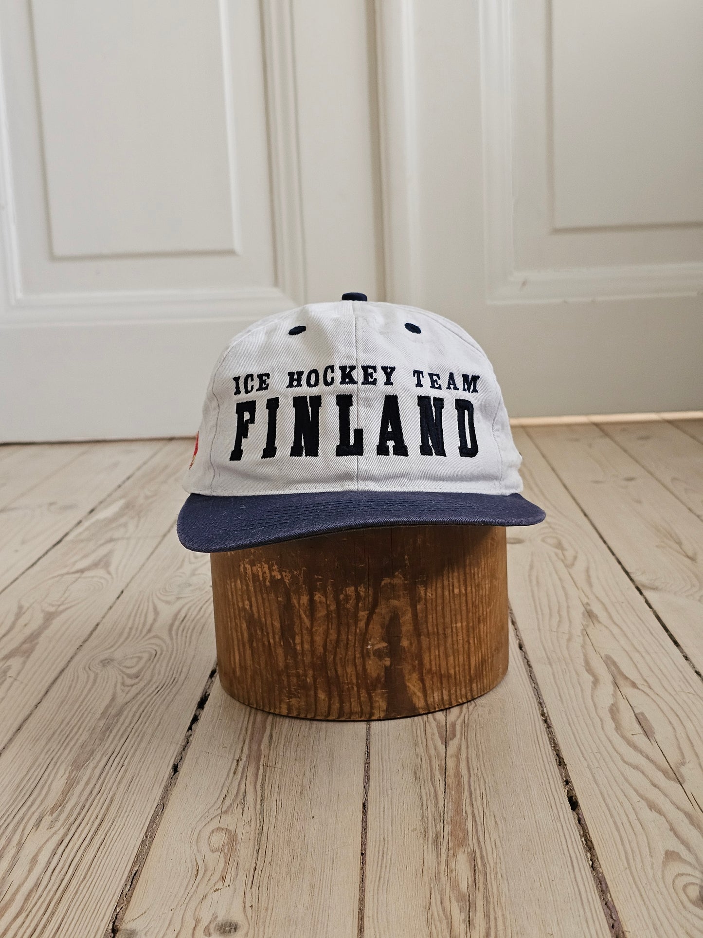 Suomi Finland lippis 90's