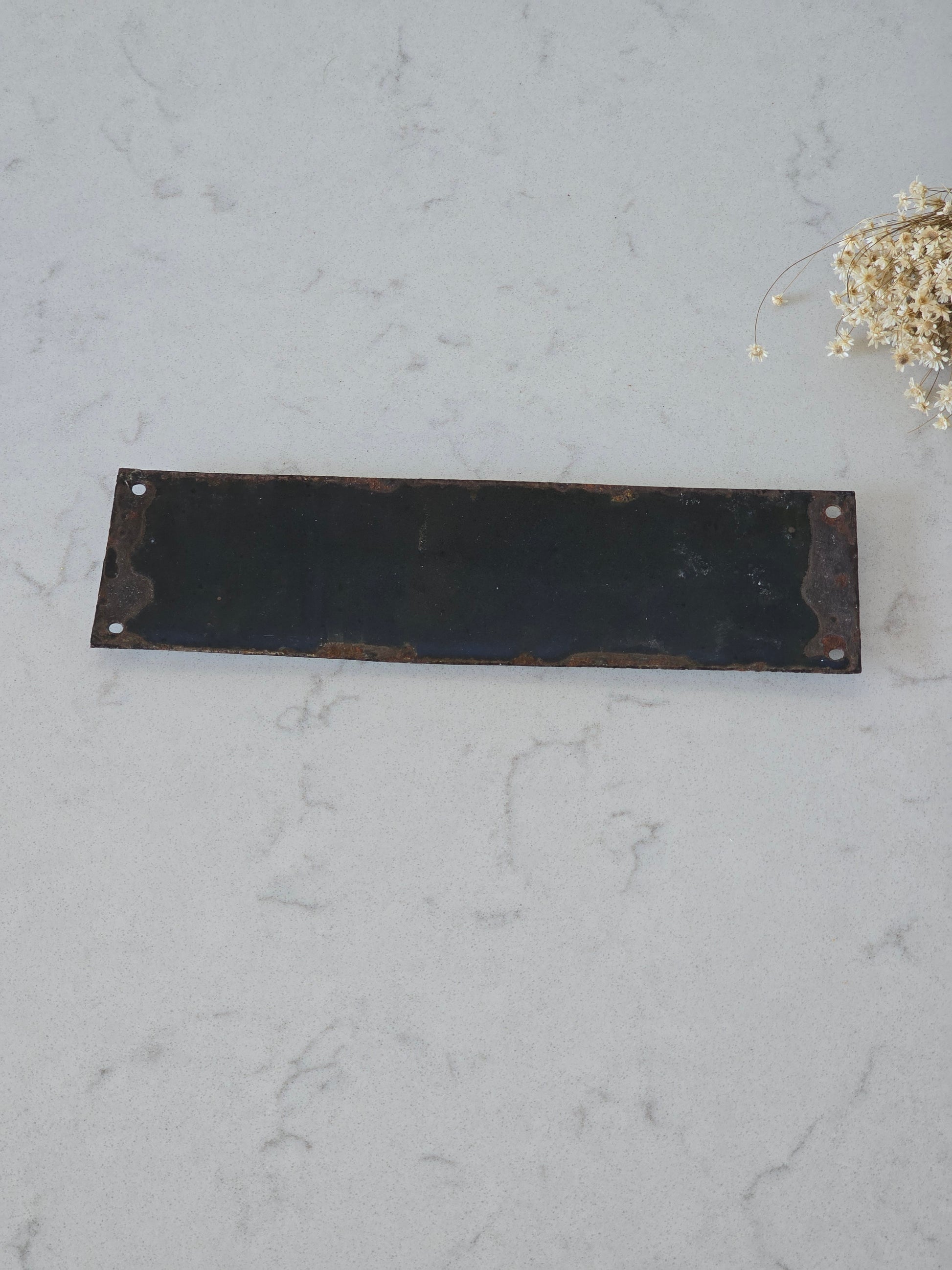 Vanha ranskalainen Bureaux Toimistot- emalikyltti