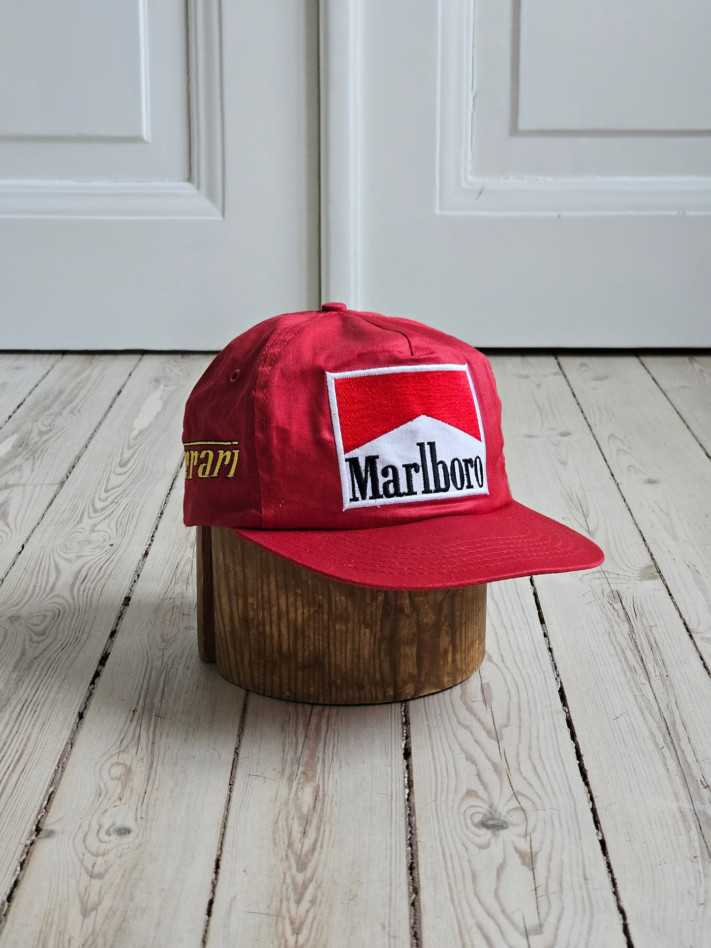 Marlboro Ferrari Alesi Vintage lippis 80's