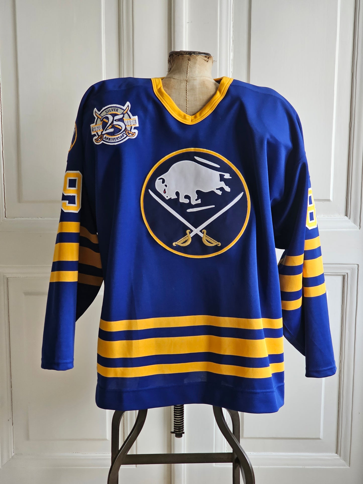 94-95 Buffalo Sabres Mogilny-pelipaita