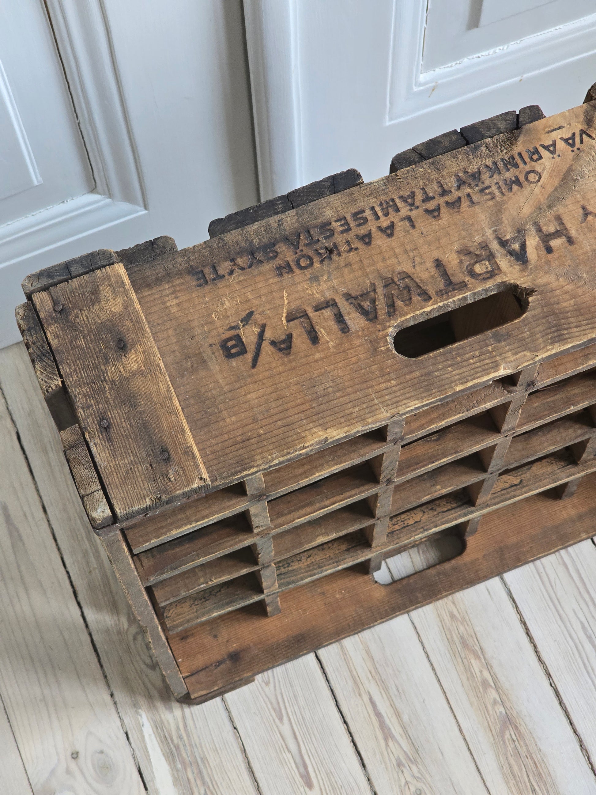 Oy Hartwall A/B vanha vintage puulaatikko