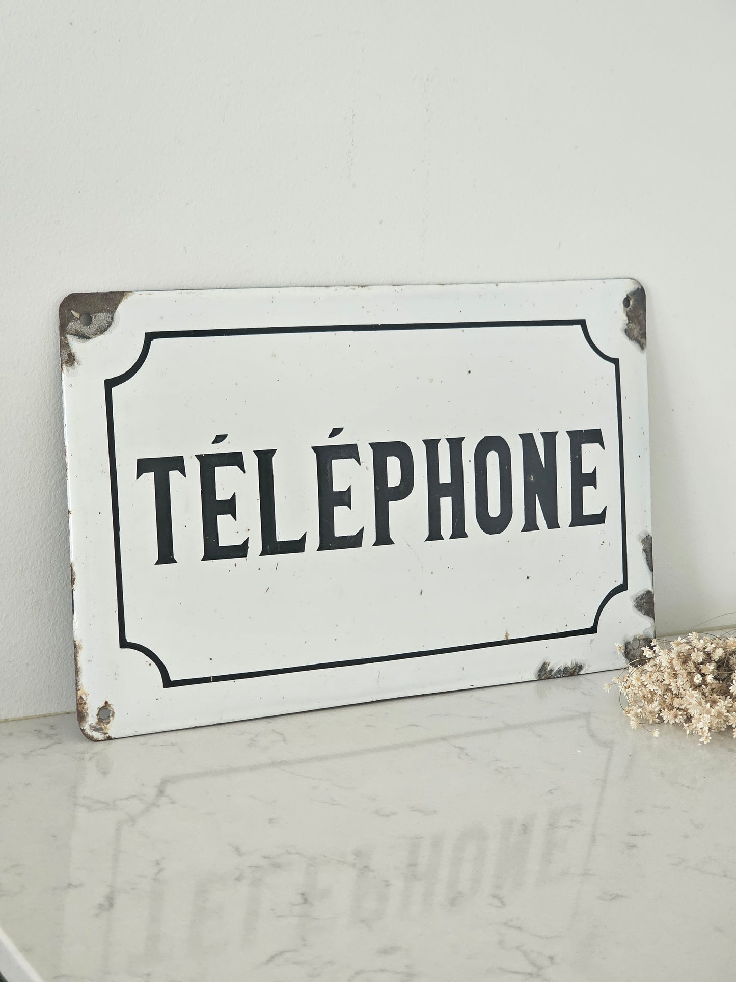  Vanha telephone-emalikyltti