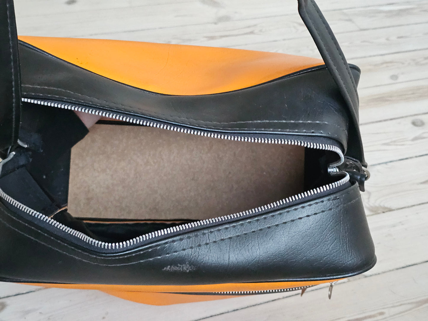 Karhu olkalaukku 80's