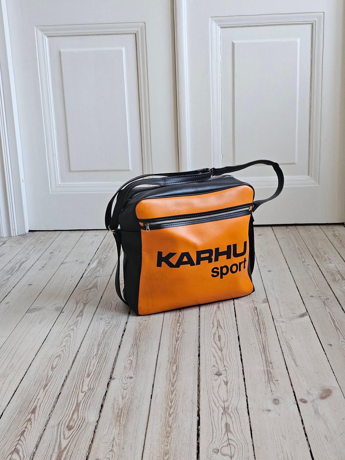 Karhu vintagelaukku