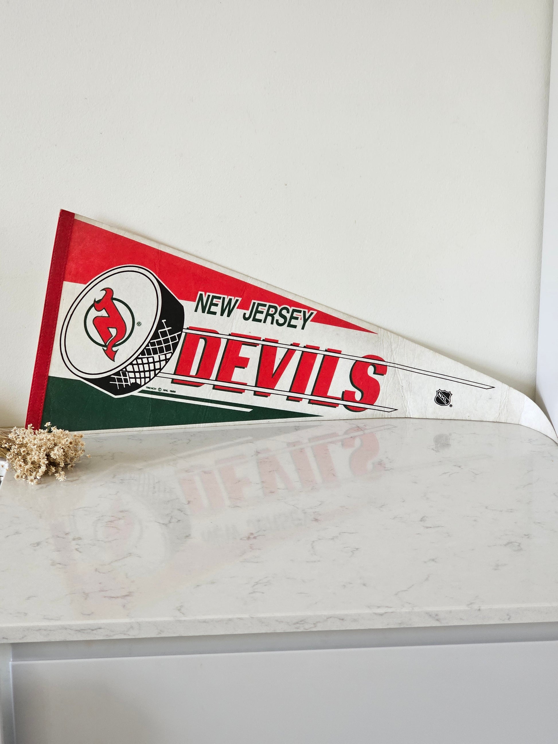 Urheilujoukkueiden vintage viirit, New Jersey Devils