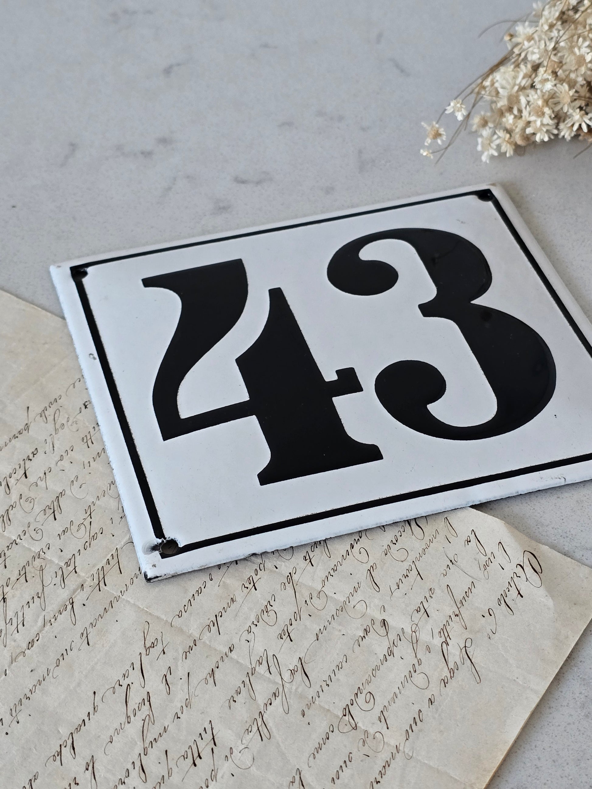 Vanha emalikyltti 43