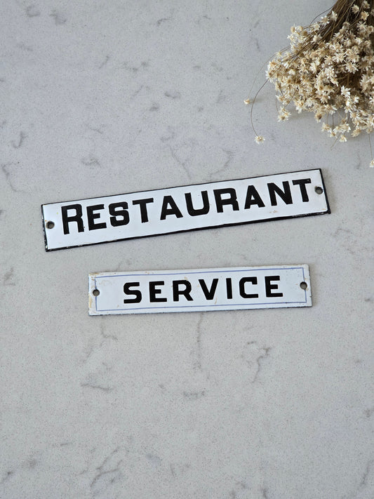 Vanhat Restaurant ja Service emalikyltit