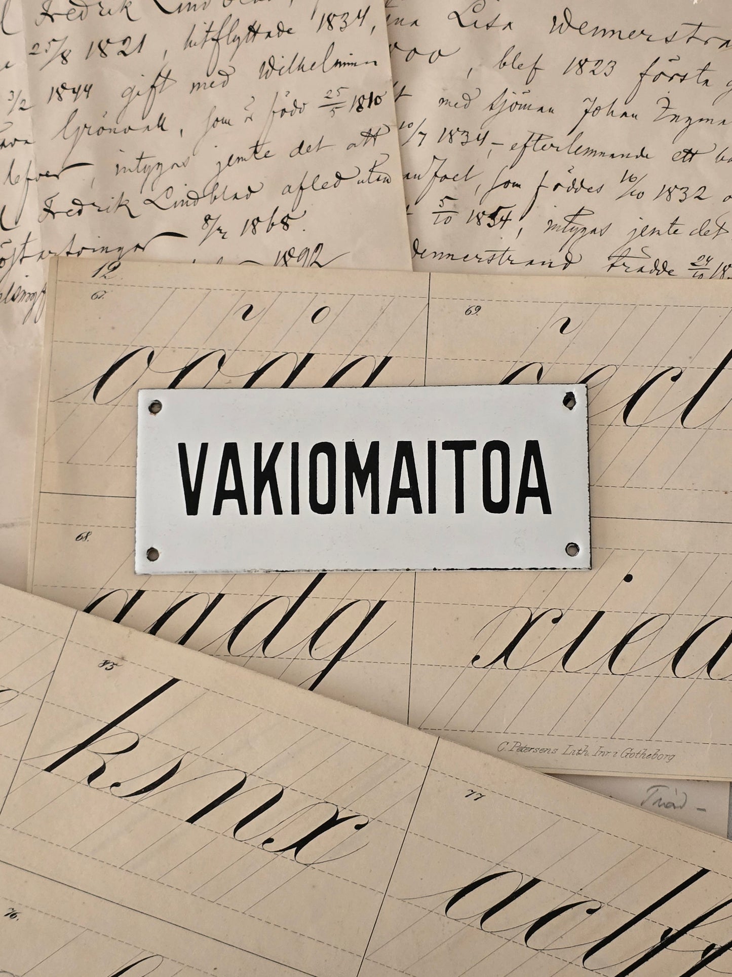 vanha emalikyltti