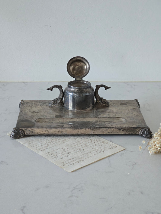 Vanha antiikki musteteline