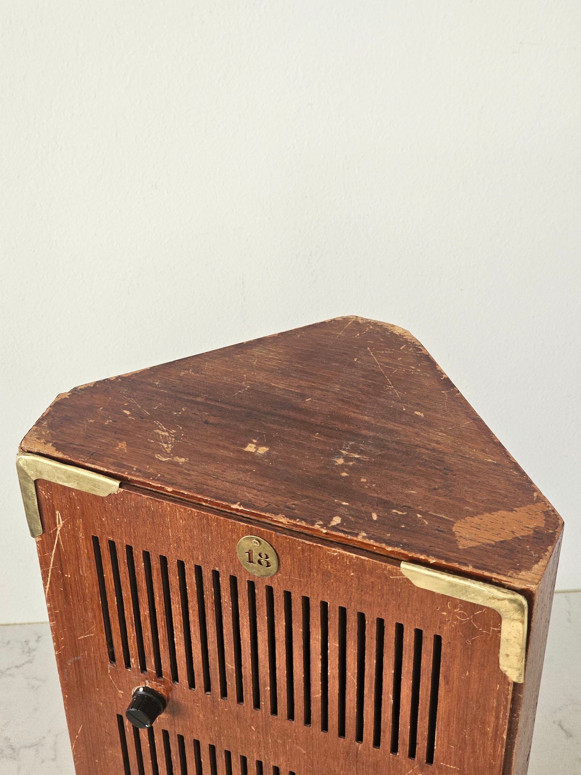 Vanha vintage kaiutin
