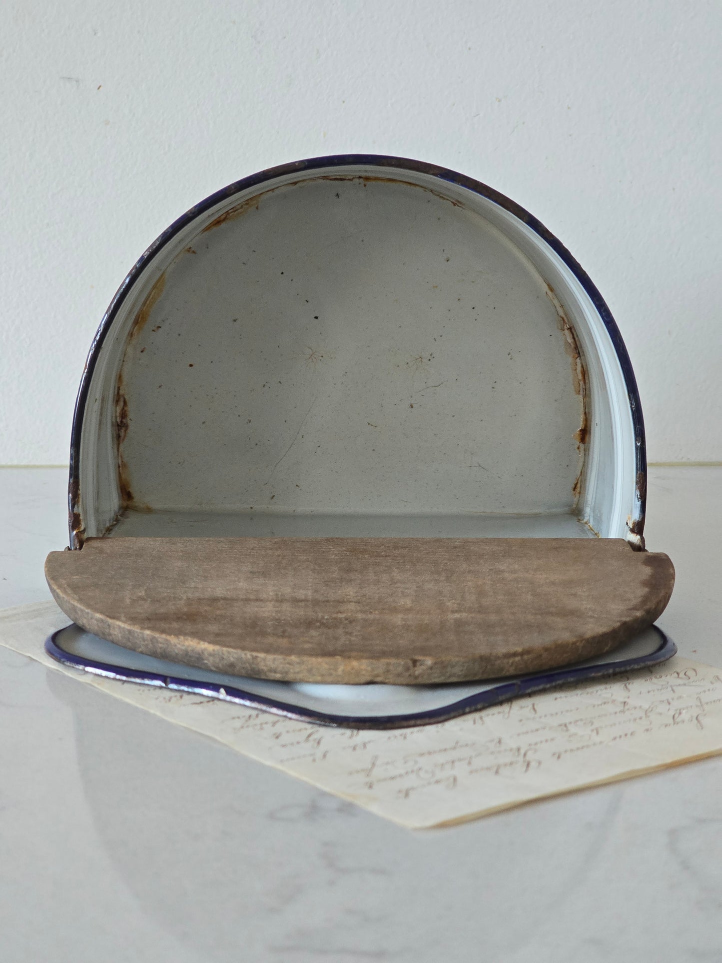 Emalinen suolasalkkari