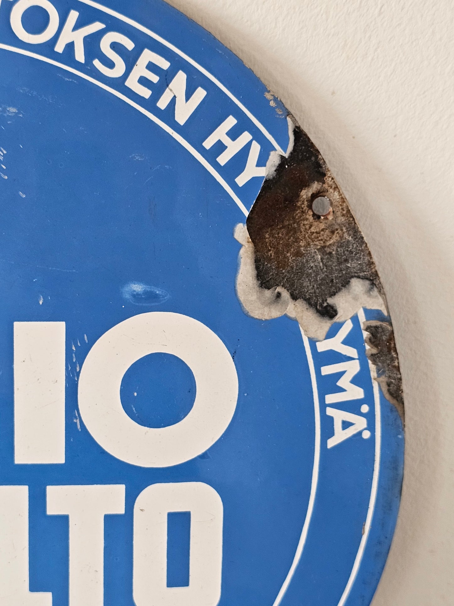 Radiohuolto emalikyltti