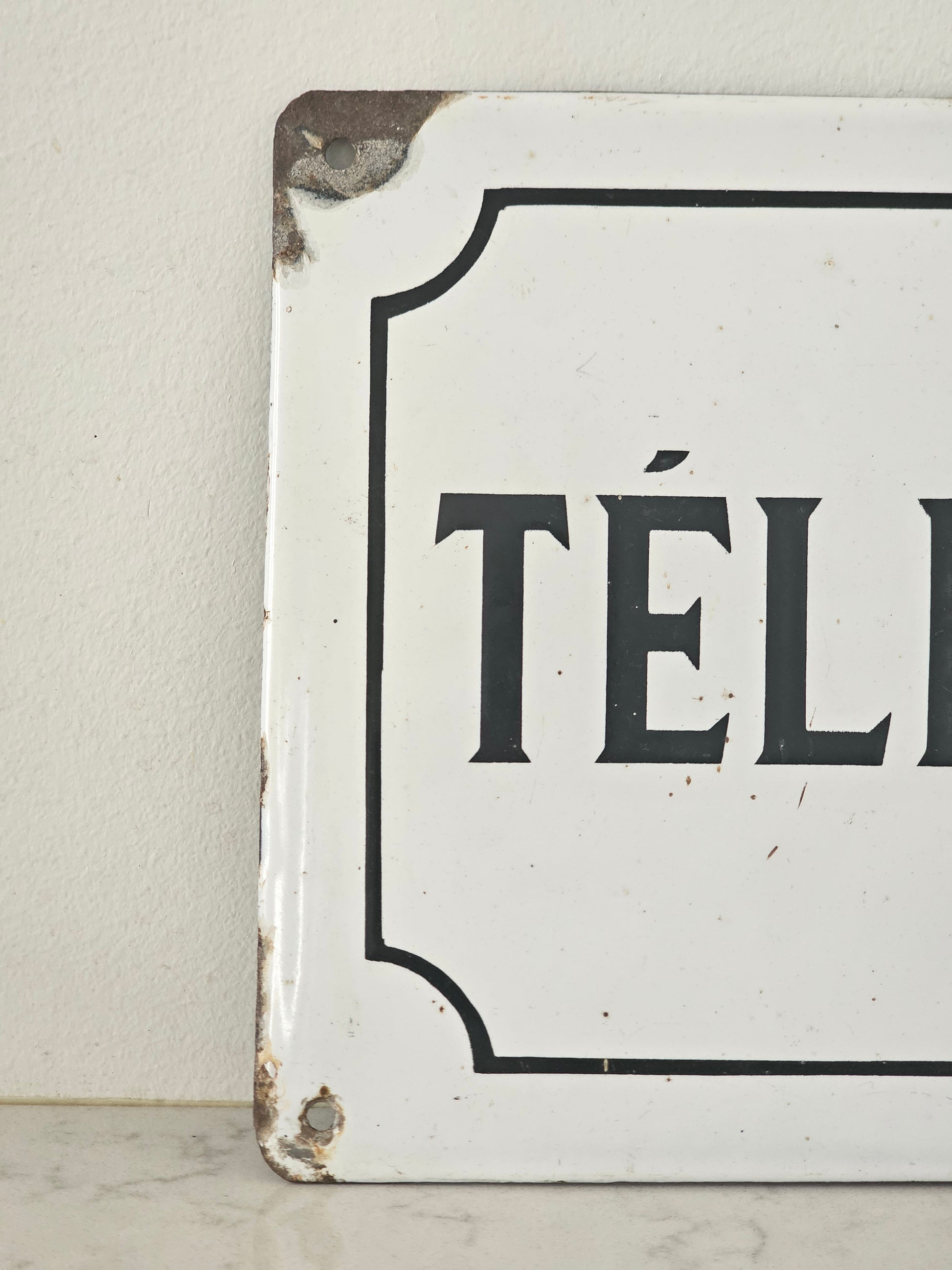  Vanha telephone-emalikyltti