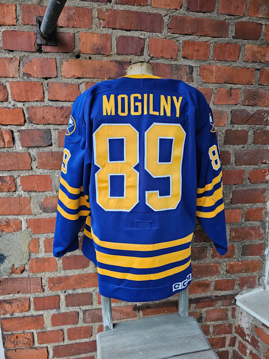 Alexander Mogilny,Buffalo Sabres-pelipaita