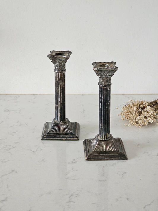 Pylväs-kynttilänjalkapari