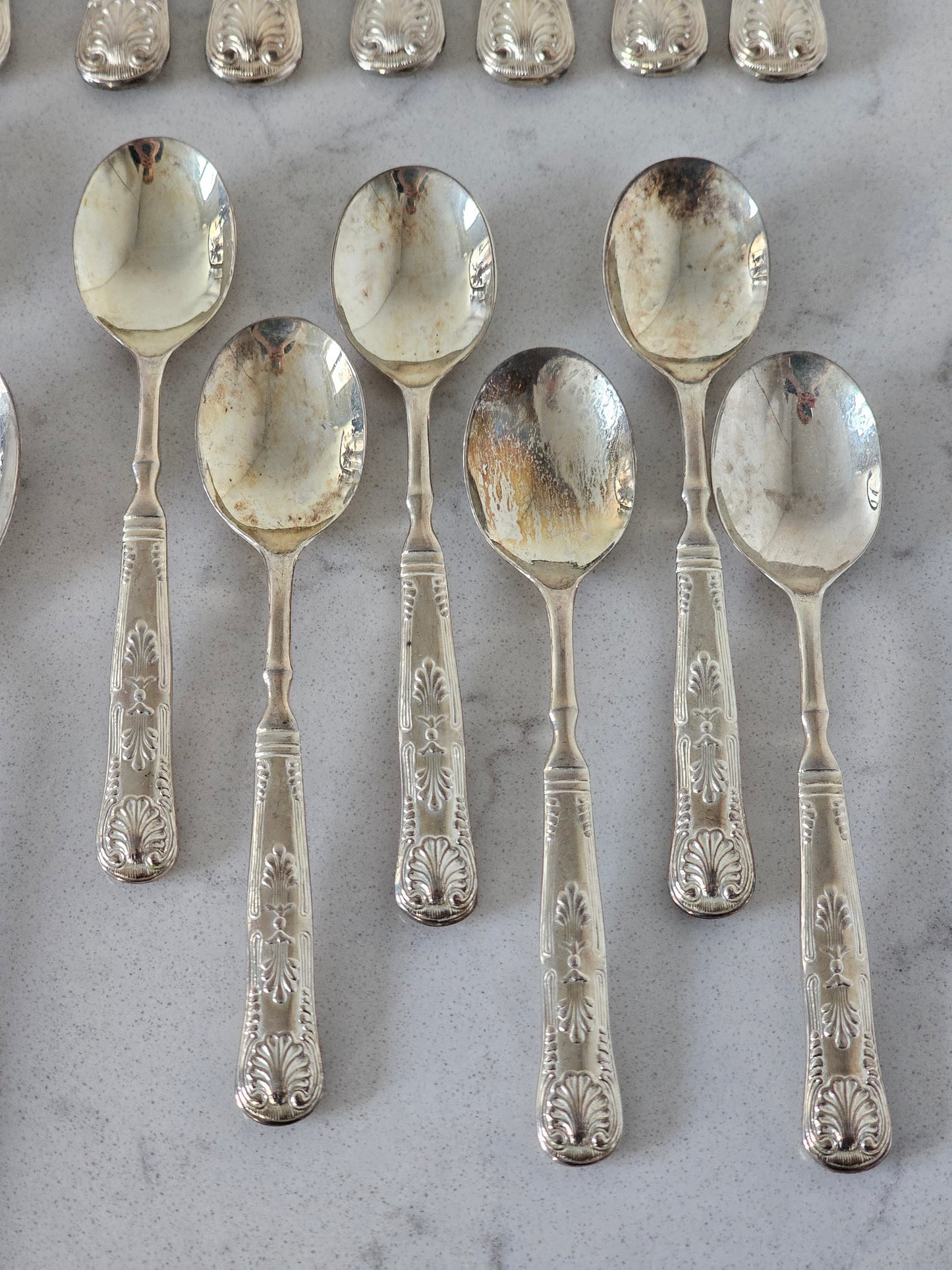 Simpukkakuvioitu aterinsetti 24 osaa