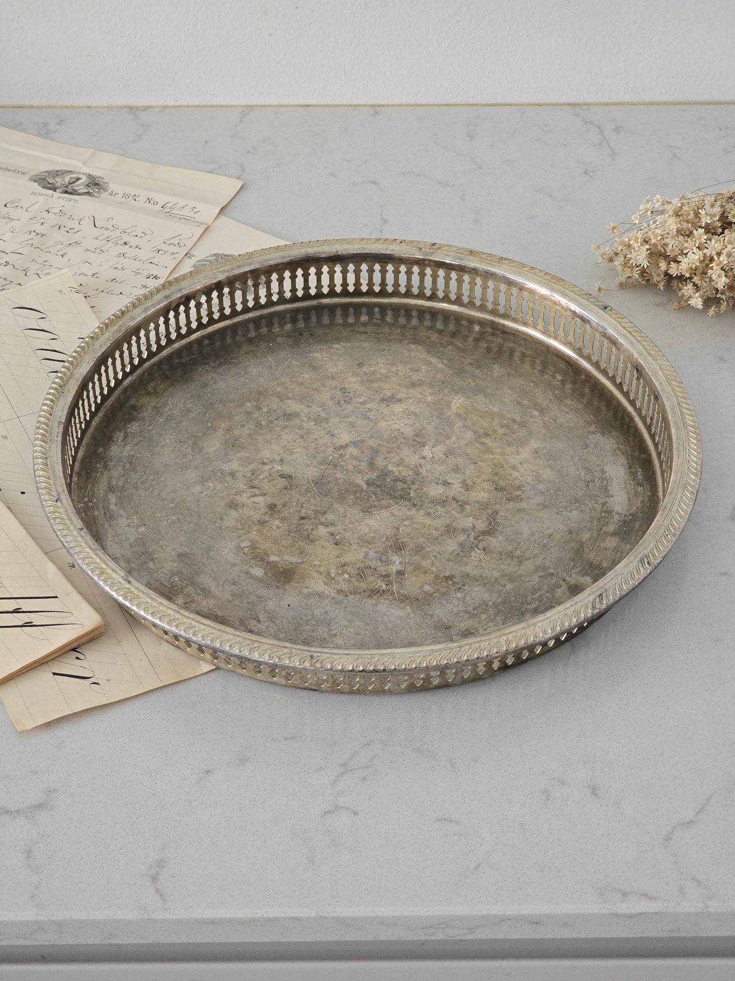 vanha vintage tarjotin
