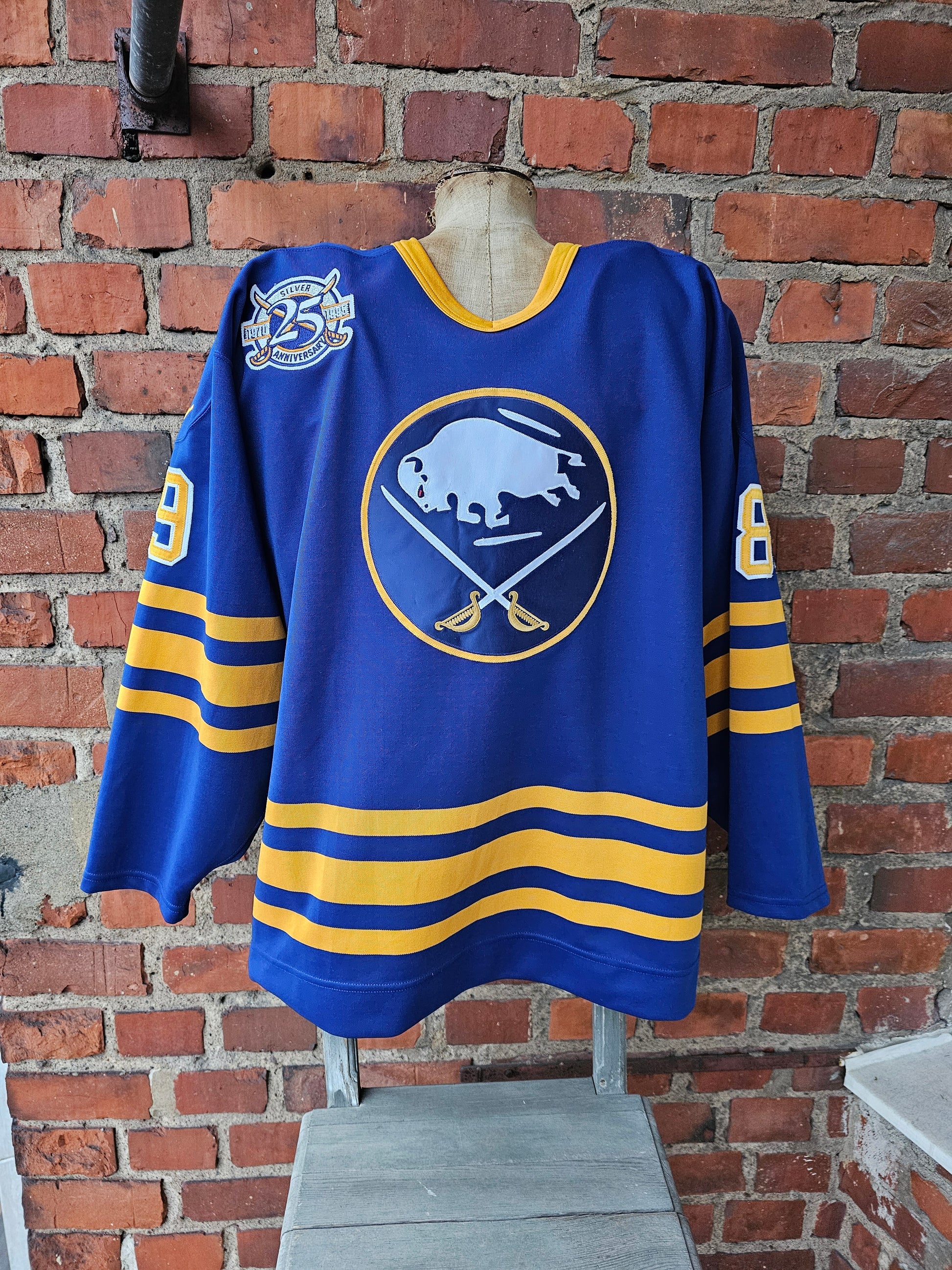 Vintage Buffalo Sabres-pelipaita