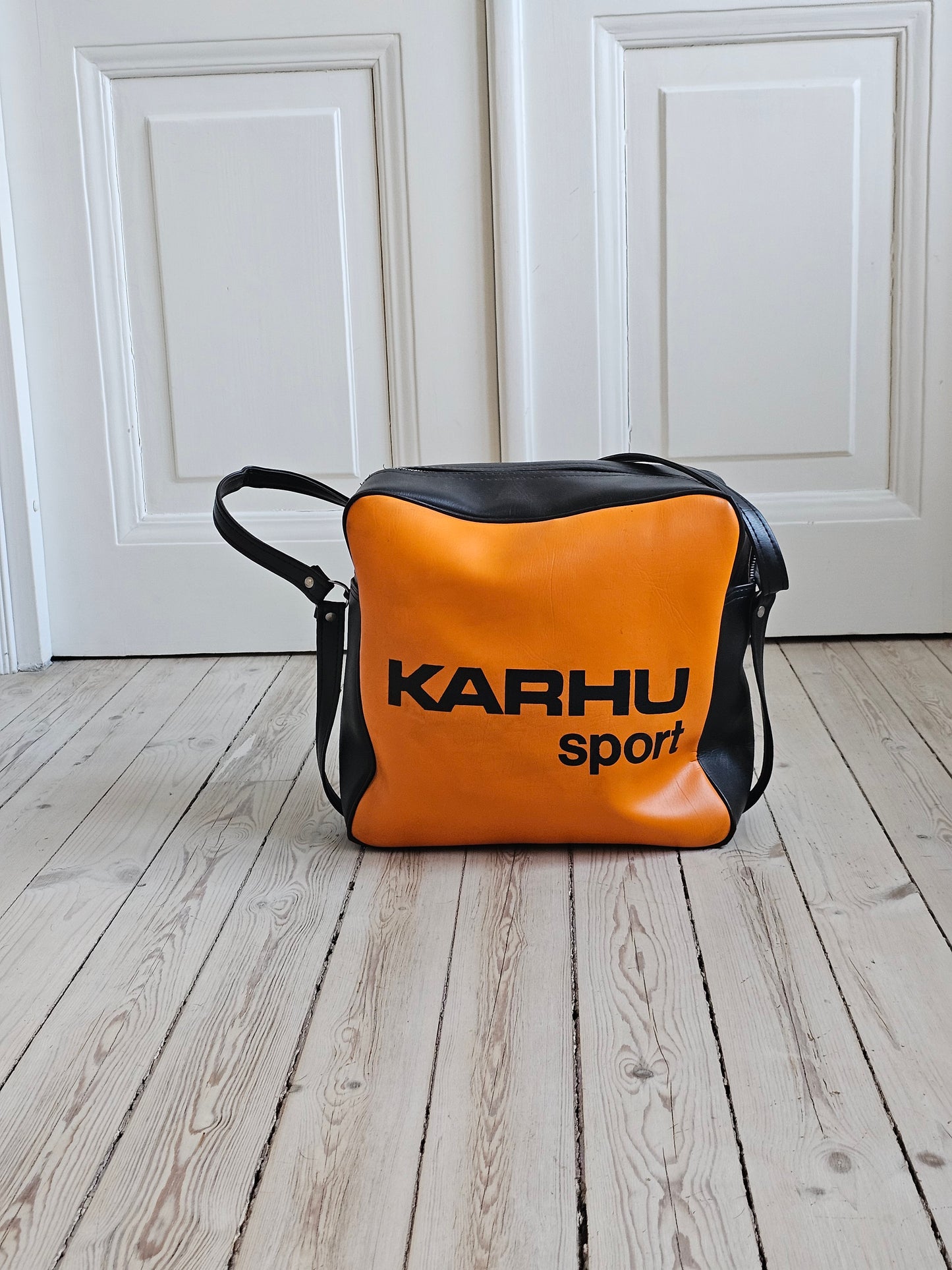 Karhu vintagelaukku