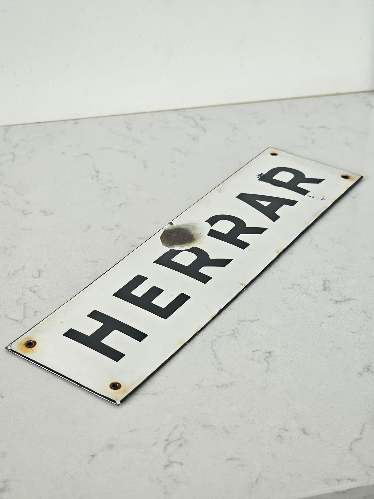 Herrar-emalikyltti