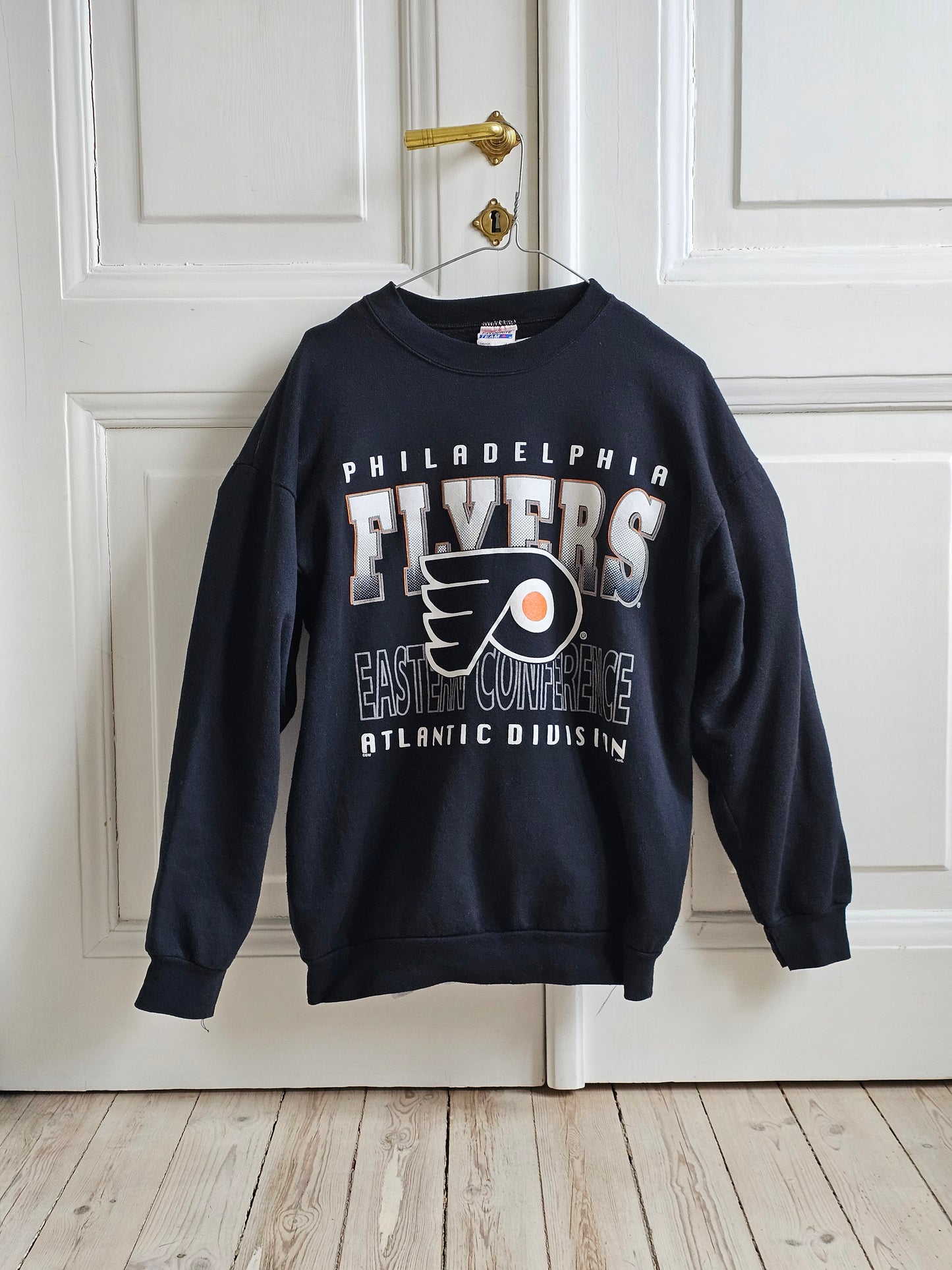 Vintage NHL-college philadelphia flyers