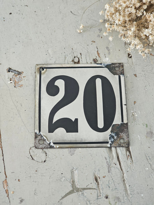 Emalinumero 20