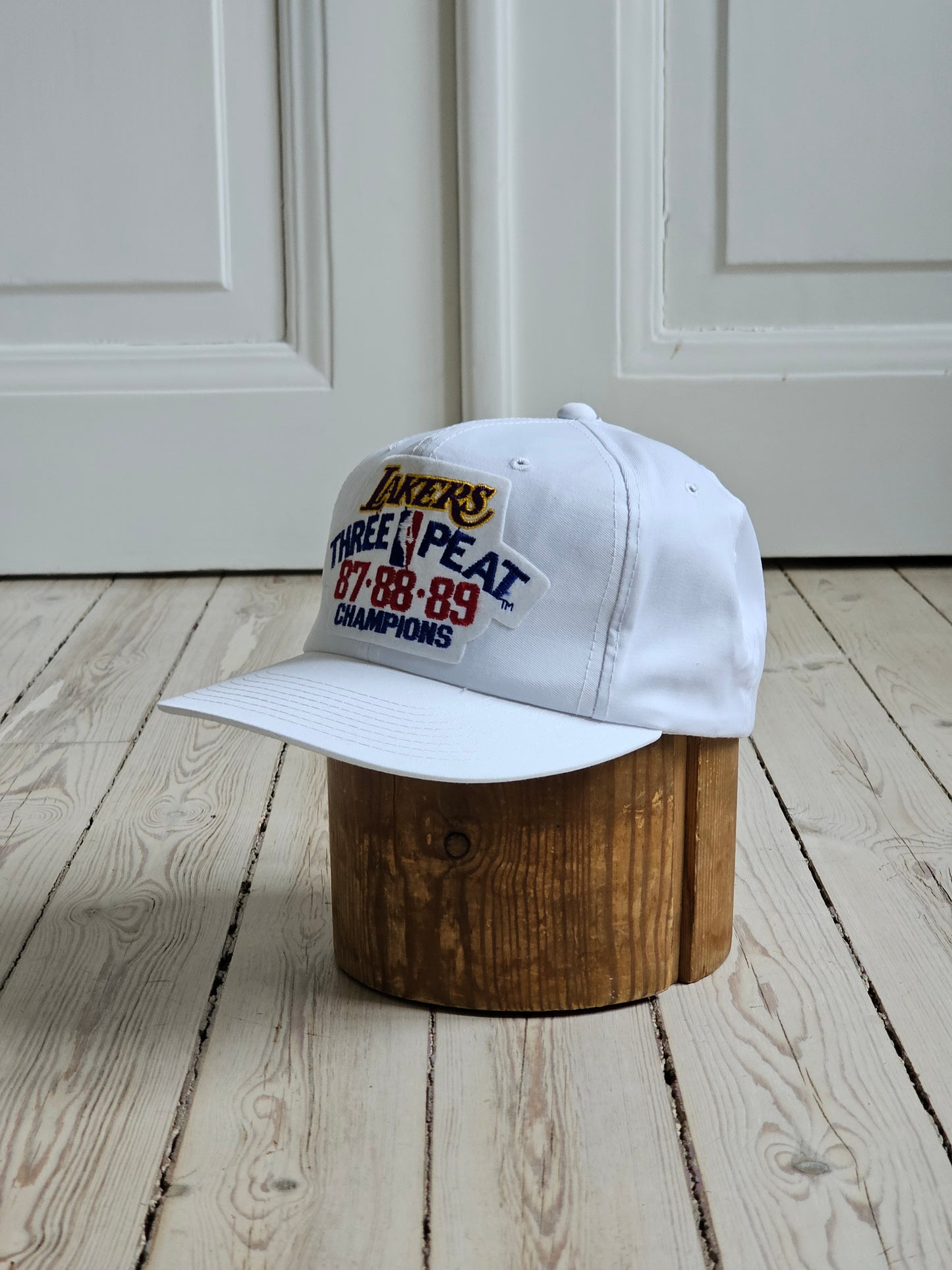 L.A Lakers Three Peat Champions vintage lippis
