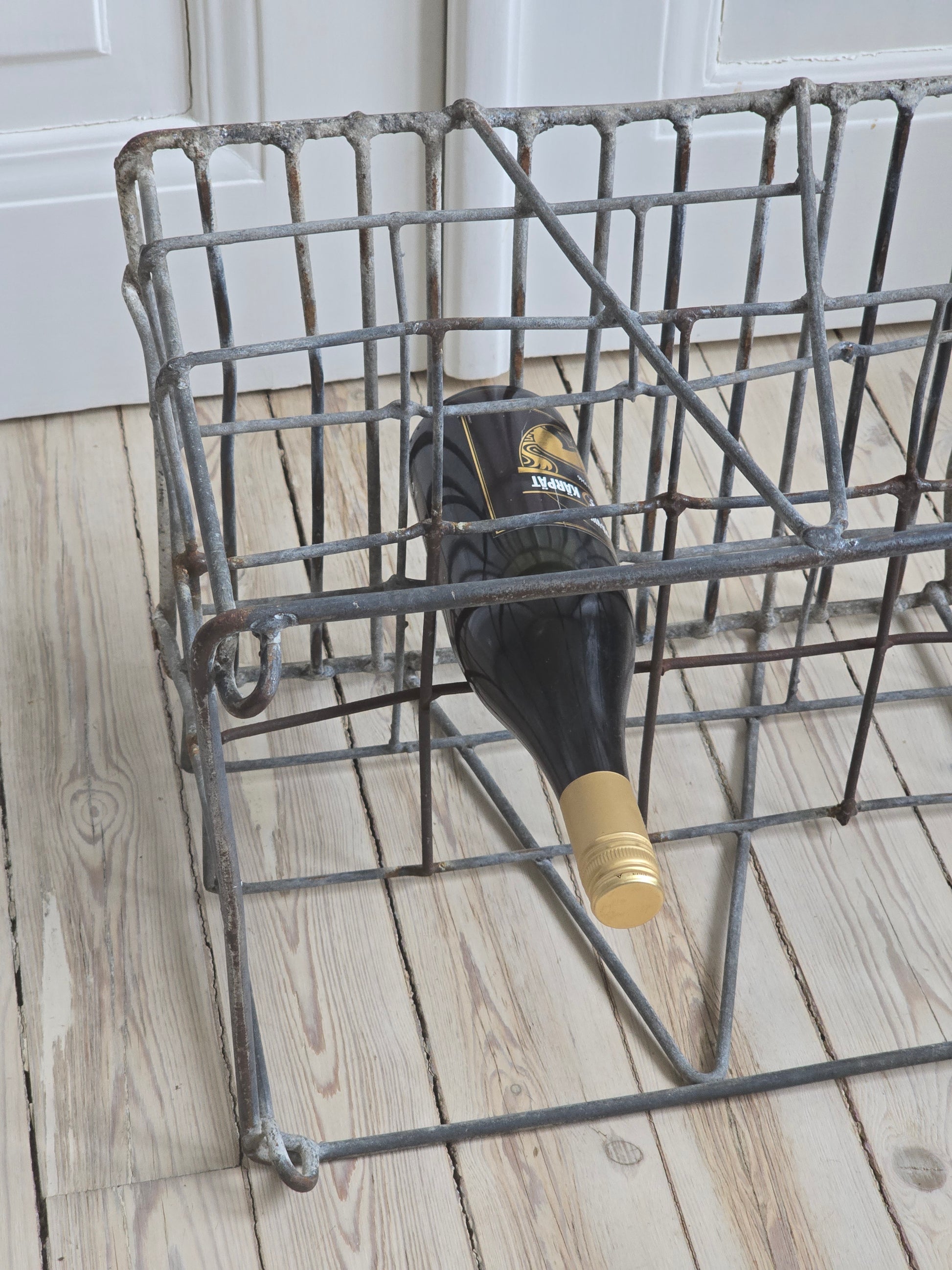 Vanha patinoitunut ranskalainen viinipullokori