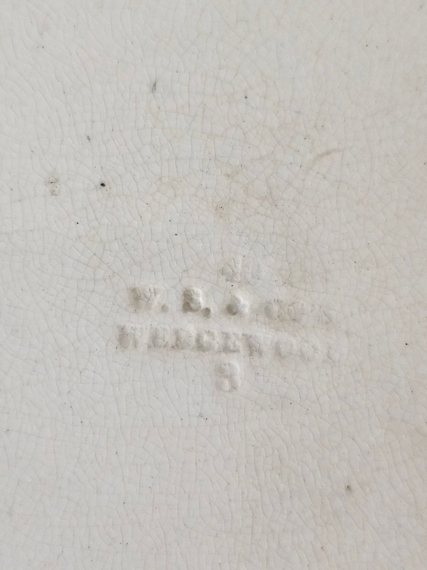 Englantilainen fajanssilautanen