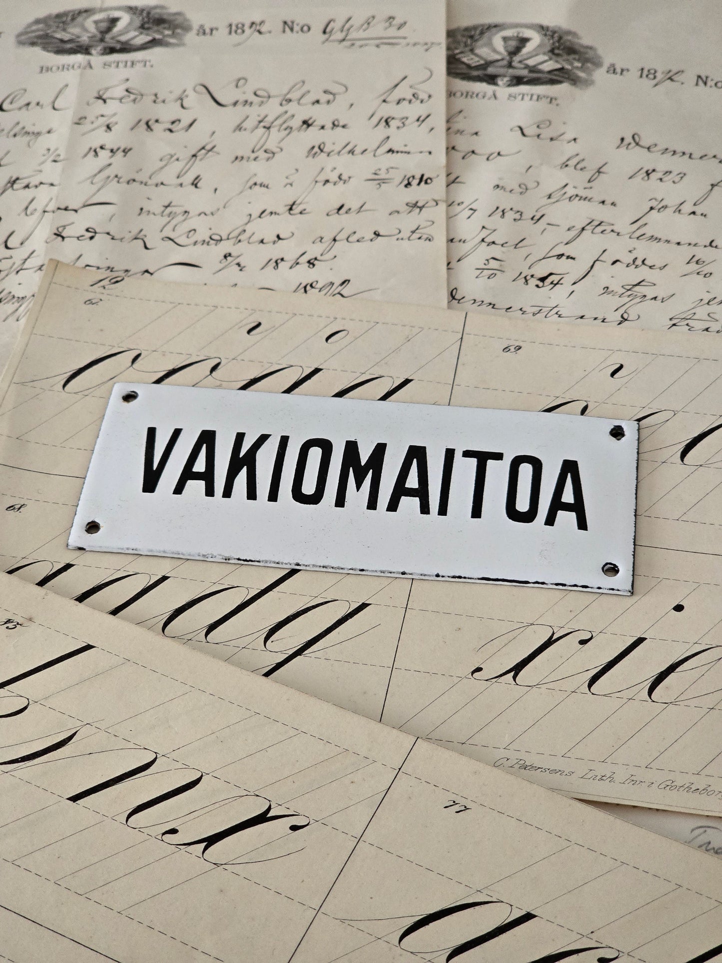 vintage emalikyltti