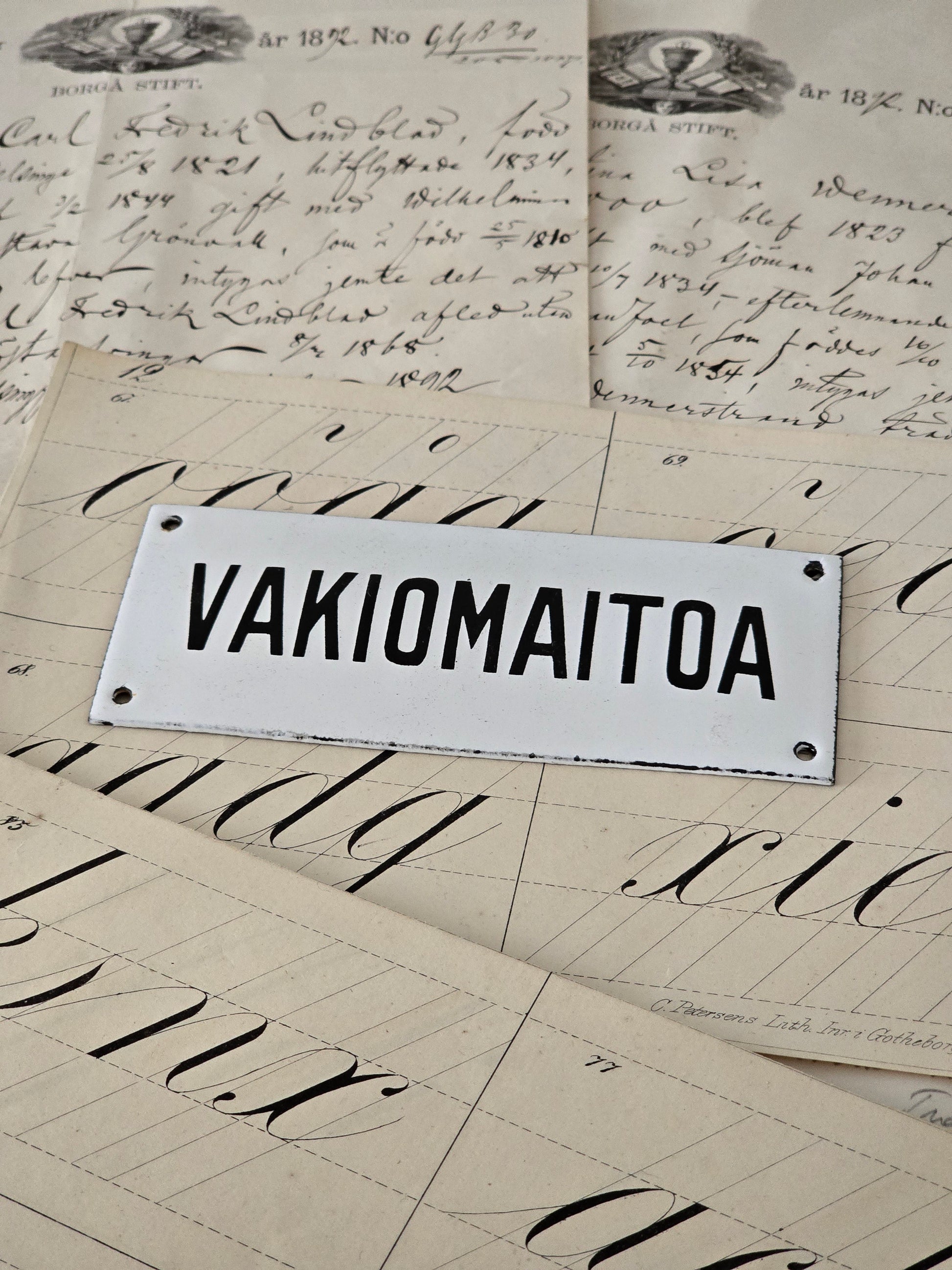 vintage emalikyltti